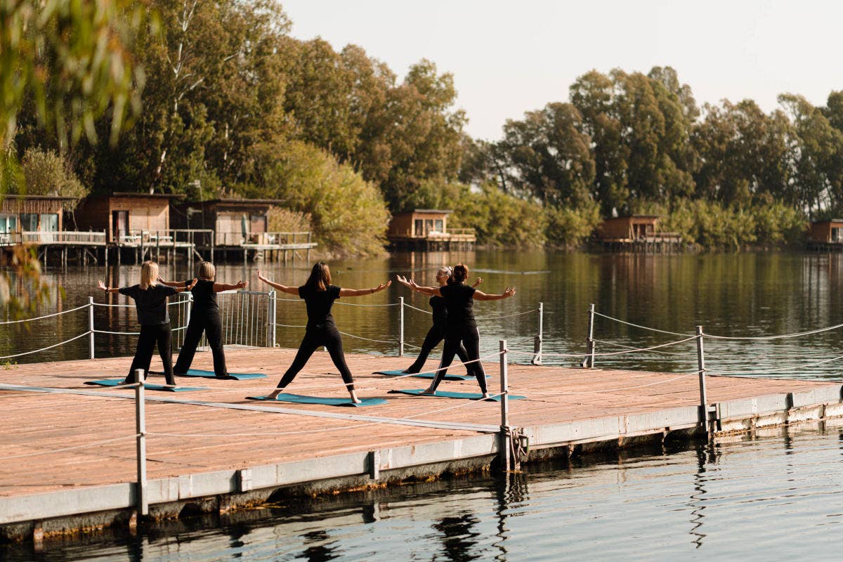 Una lezione di Yoga sul lago Nabi Yoga Fest: il 13 e 14 maggio due giorni dedicati allo yoga ai Laghi Nabi